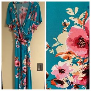 Floral Avenue Maxi Dress (Size 26/28)